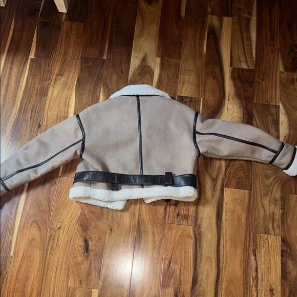 Zara Beige Shearling-Lined Aviator Jacket with Black Trim - Picture 2 of 3